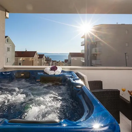 Luxury Apartman Sky With Sea View And Whirlpool Makarska Buitenkant foto